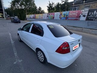 2011 Chevrolet Aveo I Рестайлинг, белый, 680000 рублей, вид 2
