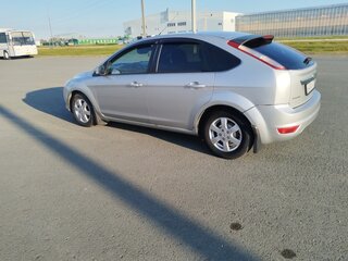 2009 Ford Focus II Рестайлинг, серебристый, 480000 рублей, вид 3