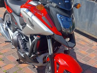 2016 Honda NC 750X, красный, 720000 рублей, вид 4