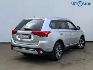 2018 Mitsubishi Outlander III Рестайлинг 3, серебристый, 1859000 рублей, вид 5
