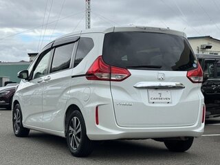 2018 Honda Freed II, белый, 1150000 рублей, вид 5