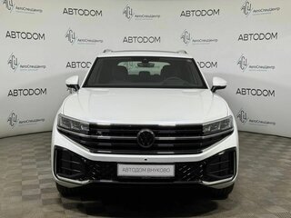 2026 Volkswagen Touareg III Рестайлинг, белый, 13130000 рублей, вид 3