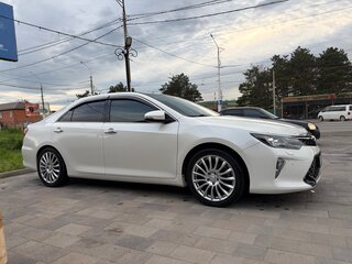 2017 Toyota Camry VII (XV50) Рестайлинг, белый, 2160000 рублей, вид 5