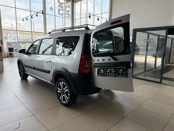2025 Lada (ВАЗ) Largus Cross I Рестайлинг, серебристый, 2040000 рублей - вид 7