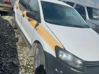 2014 Volkswagen Polo V, белый, 475200 рублей, вид 2