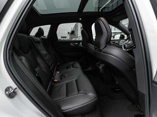 2026 Volvo XC60 II Рестайлинг 2, белый, 9950000 рублей, вид 5