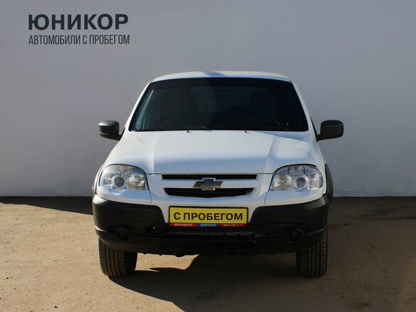 2017 Chevrolet Niva I Рестайлинг, белый, 619000 рублей - вид 2