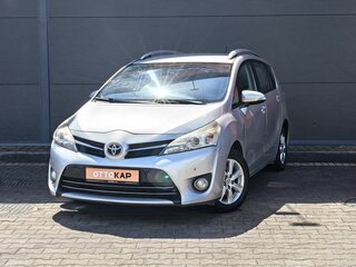 Toyota Verso I Рестайлинг