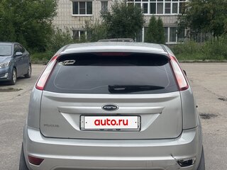 2011 Ford Focus II Рестайлинг, серебристый, 350000 рублей, вид 3