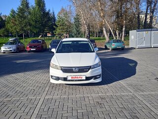 2009 Honda Stream II Рестайлинг, белый, 890000 рублей, вид 2