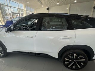 2026 Geely Atlas II, белый, 4229990 рублей, вид 4