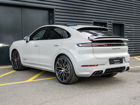 2026 Porsche Cayenne GTS Coupé III Рестайлинг, серый, 25990000 рублей, вид 3