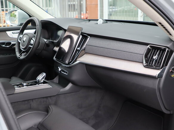 2026 Volvo XC90 B5 II Рестайлинг 2, серый, 10950000 рублей - вид 12