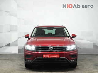 2017 Volkswagen Tiguan II, красный, 2200000 рублей, вид 2