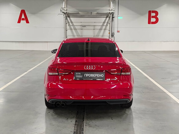 2018 Audi A3 III (8V) Рестайлинг, красный, 1949000 рублей - вид 5