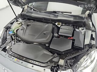 2018 Volvo V40 II Рестайлинг, серый, 1230000 рублей, вид 4
