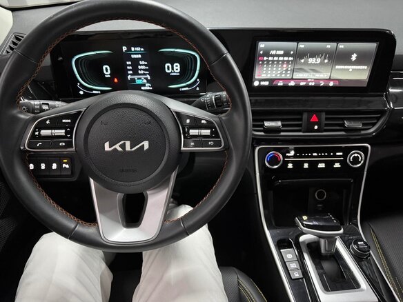 2023 Kia Seltos I Рестайлинг, чёрный, 1546700 рублей - вид 8