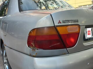1997 Mitsubishi Carisma I, серебристый, 110000 рублей, вид 4