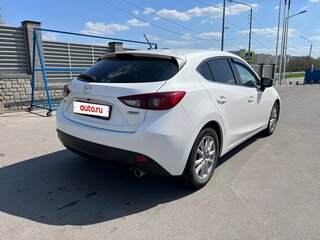 2016 Mazda 3 III (BM) Рестайлинг, белый, 1600000 рублей, вид 5