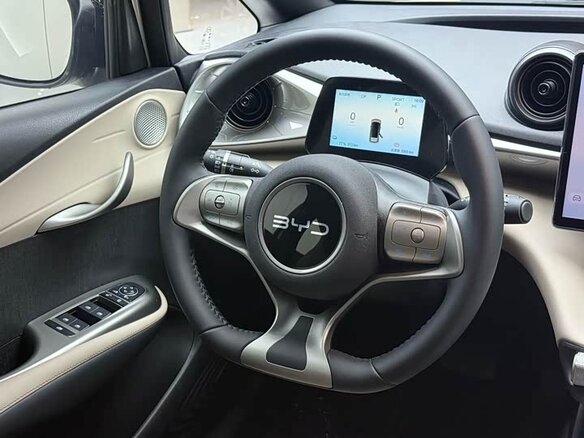 2026 BYD Dolphin 44.9 kWh I, белый, 1680000 рублей - вид 10