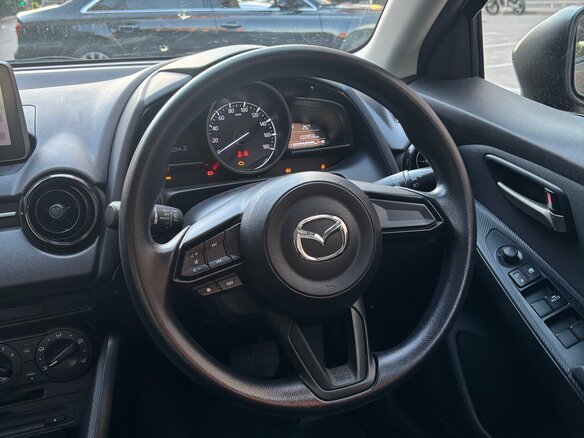 2021 Mazda 2 III (DJ) Рестайлинг, коричневый, 1190000 рублей - вид 6