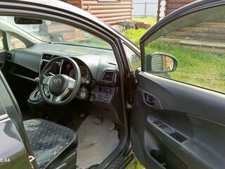 2015 Toyota Ractis II, чёрный, 800000 рублей, вид 5