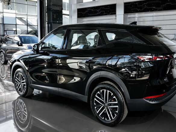 2026 Omoda C7, чёрный, 3299000 рублей - вид 2