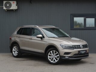 2018 Volkswagen Tiguan II, бежевый, 2549888 рублей, вид 4