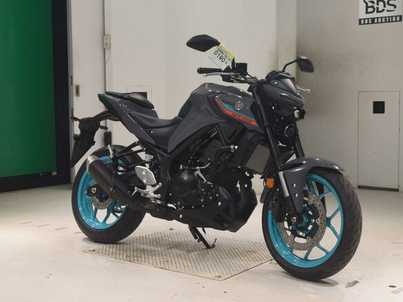2024 Yamaha MT-03, серый, 595000 рублей - вид 2