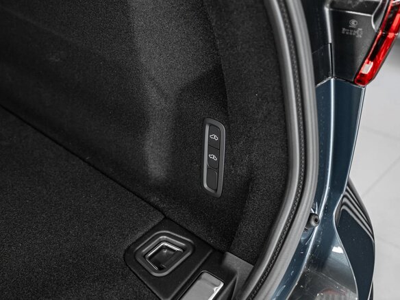 2026 Volvo XC60 II Рестайлинг 2, синий - вид 3