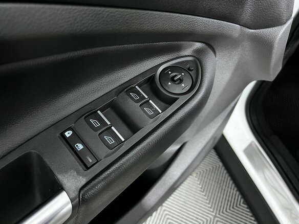 2015 Ford Kuga II, белый - вид 15