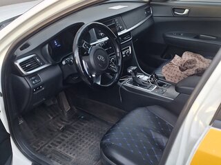 2019 Kia Optima IV Рестайлинг, белый, 850000 рублей, вид 5