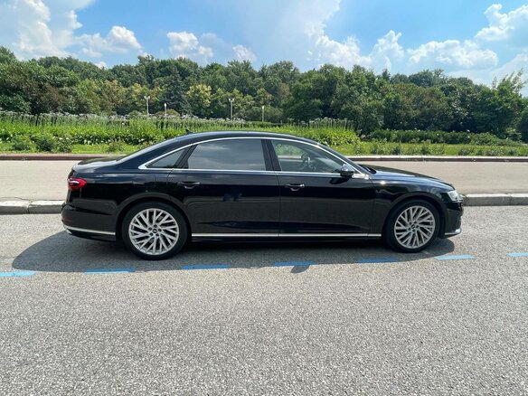 2021 Audi A8 Long 55 TFSI IV (D5), чёрный, 9200000 рублей - вид 3