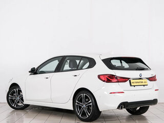 2021 BMW 1 серии 118i III (F40), белый, 1579000 рублей, вид 4