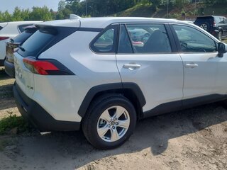 2025 Toyota RAV4 V (XA50), белый, 3650000 рублей, вид 5