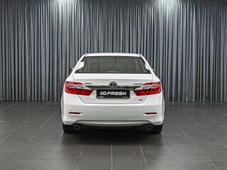 2013 Toyota Camry VII (XV50), белый, 1289000 рублей, вид 4