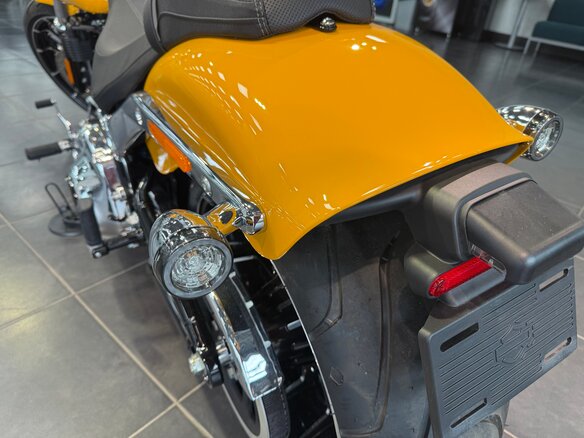 2025 Harley-Davidson Breakout, жёлтый, 3050000 рублей - вид 9