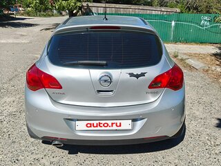 2011 Opel Astra J, серебристый, 689000 рублей, вид 2