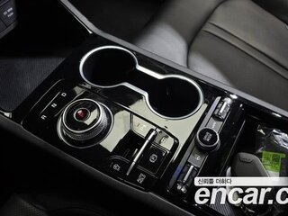 2023 Kia K5 III Рестайлинг, белый, 2940000 рублей, вид 5