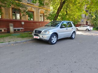 2001 Mercedes-Benz M-Класс AMG 55 AMG I (W163) Рестайлинг, серый, 800000 рублей, вид 3