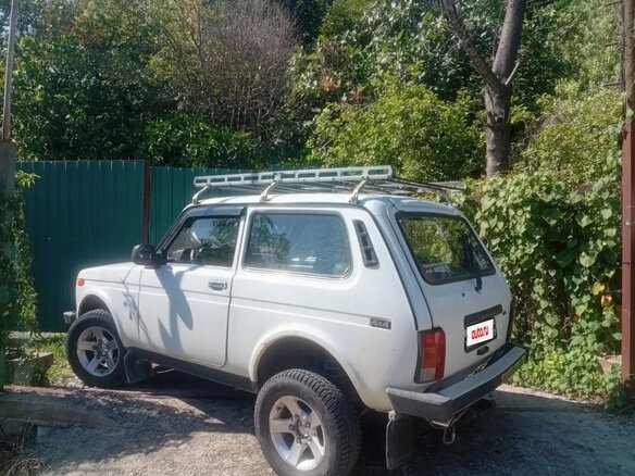 2010 Lada (ВАЗ) 2121 (4x4) I Рестайлинг, белый, 435000 рублей - вид 3