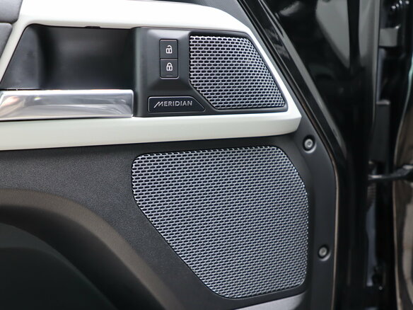 2020 Land Rover Defender 110 II, чёрный, 3890000 рублей - вид 19