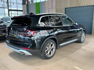 2021 BMW X3 20i xDrive III (G01) Рестайлинг, чёрный, 4900000 рублей, вид 4