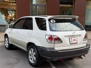 1998 Toyota Harrier I (XU10), белый, 685000 рублей, вид 4