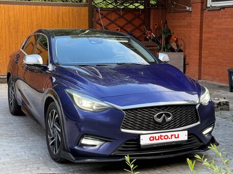 2016 Infiniti Q30, синий, 1900000 рублей, вид 4