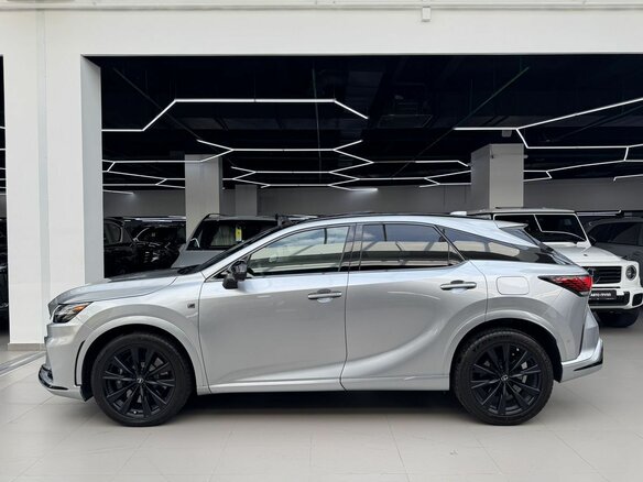 2023 Lexus RX 500h V, серебристый, 9970000 рублей - вид 8