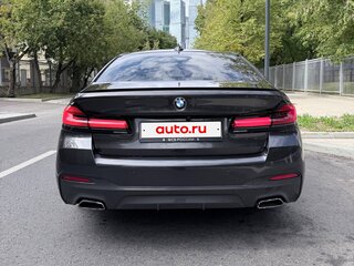 2021 BMW 5 серии 520d xDrive VII (G30/G31/G38) Рестайлинг, серый, 5000000 рублей, вид 4