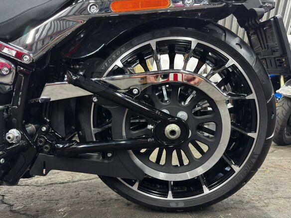 2023 Harley-Davidson Breakout, чёрный, 2310000 рублей - вид 29