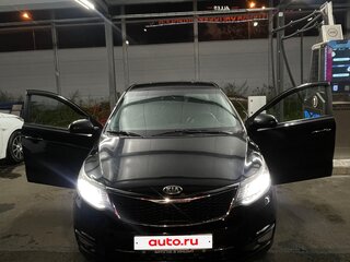 2015 Kia Rio III Рестайлинг, чёрный, 550000 рублей, вид 1