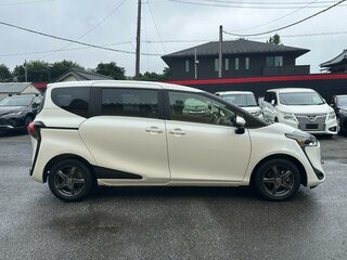 2019 Toyota Sienta II Рестайлинг, белый, 1300088 рублей, вид 4